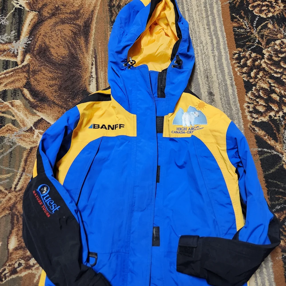 Que Vibrant Blue and Yellow Ski Jacket - Picture 5 of 14